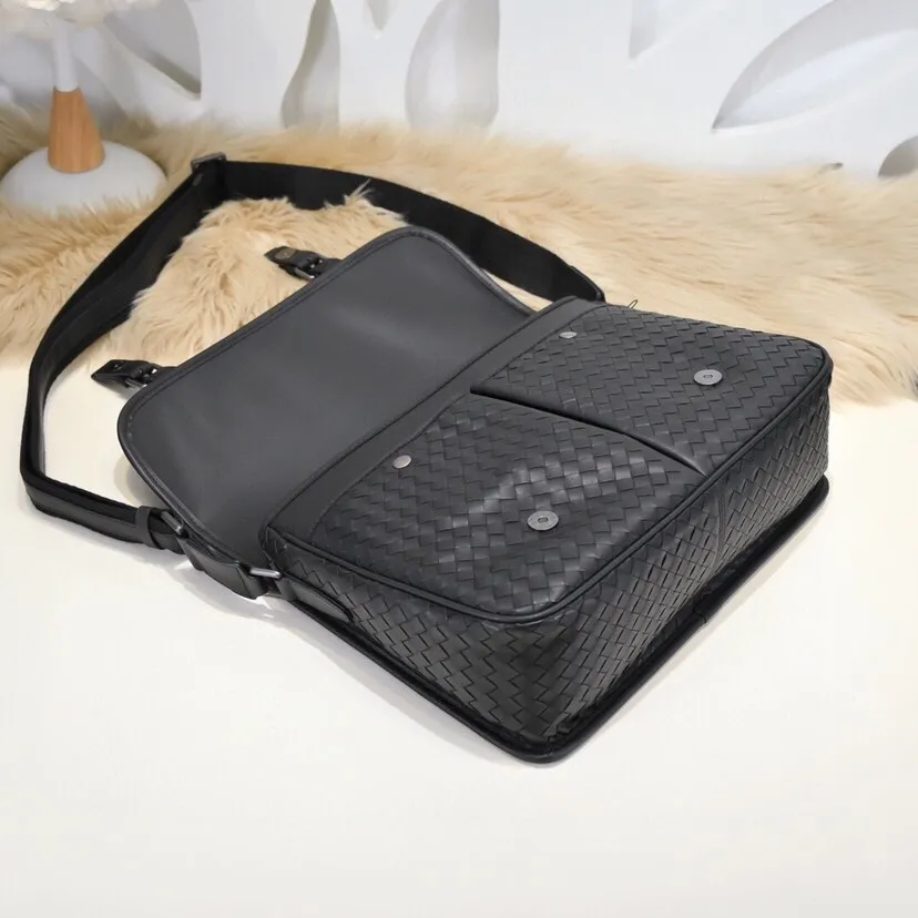 All categories 💚 Top version men’s bags 💚 BV 2024 new BV crossbody bag
